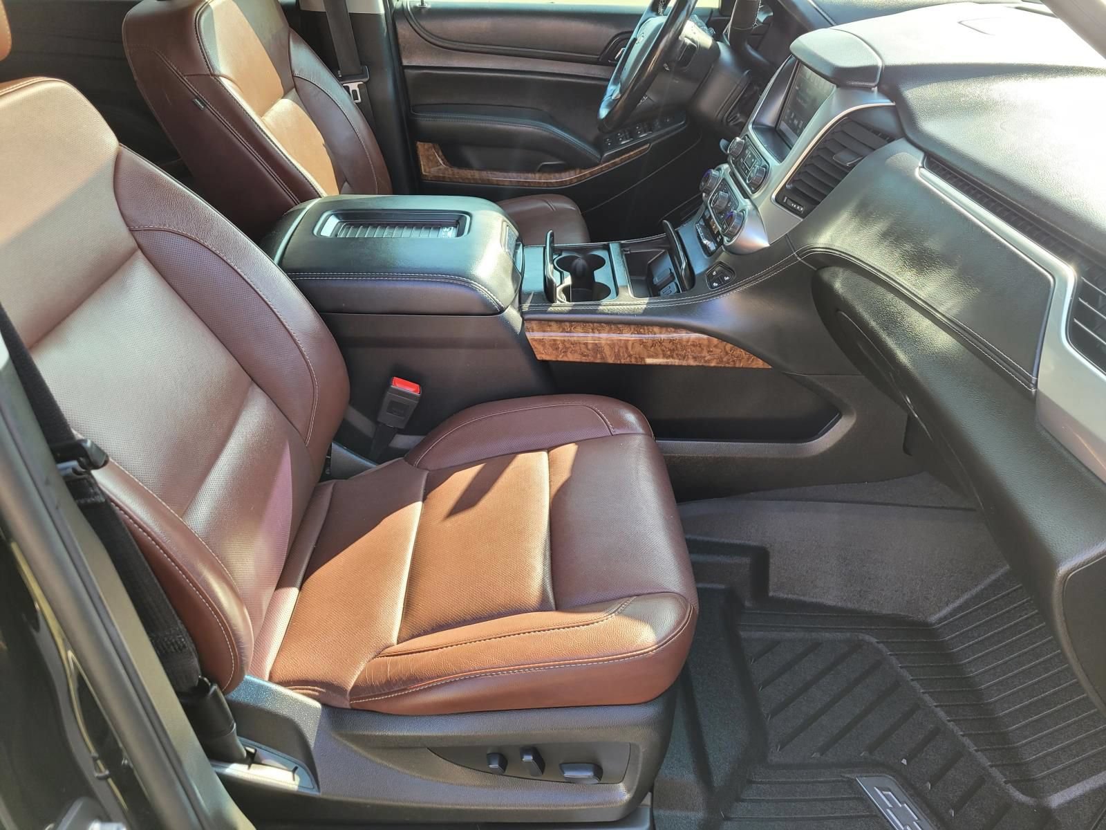 Used 2019 Chevrolet Suburban Premier w/ Premier Plus Edition RWD image 11