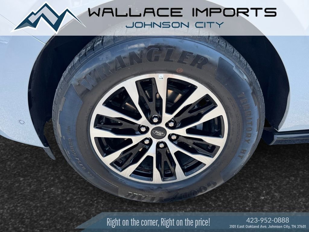 Used 2025 Ford Expedition Platinum AWD/4WD image 9