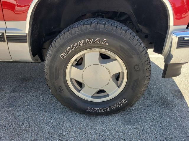 Used 1997 Chevrolet Tahoe 4WD 2-Door w/ Preferred Equipment Group 2 image 5