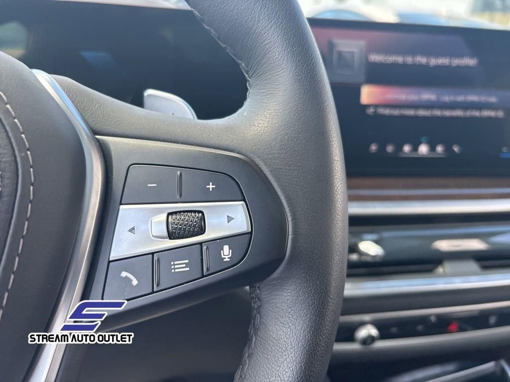 Used 2025 BMW X5 xDrive50e AWD/4WD image 31
