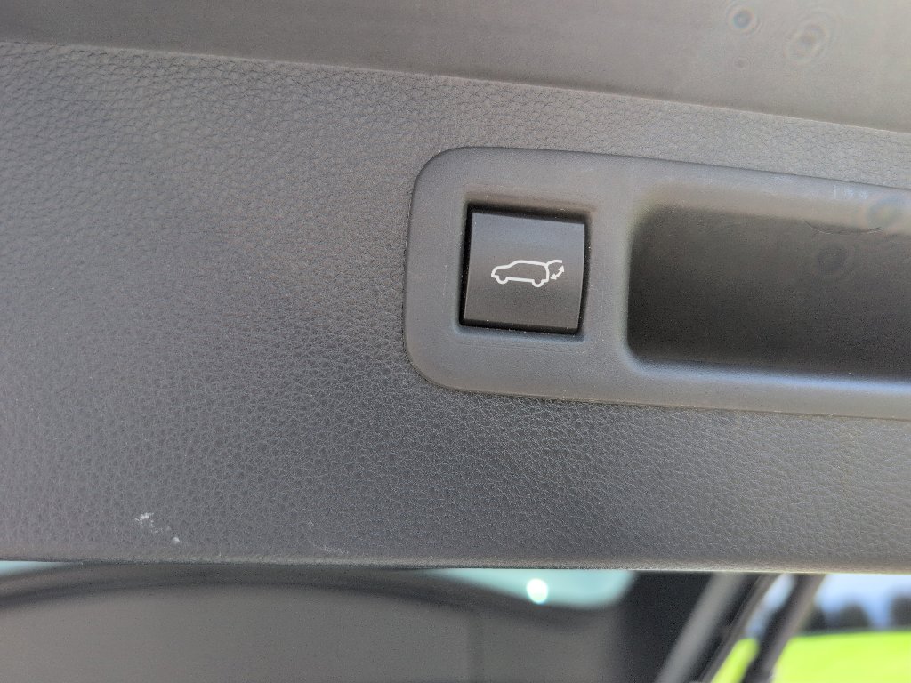 Used 2022 Toyota Highlander XLE image 7