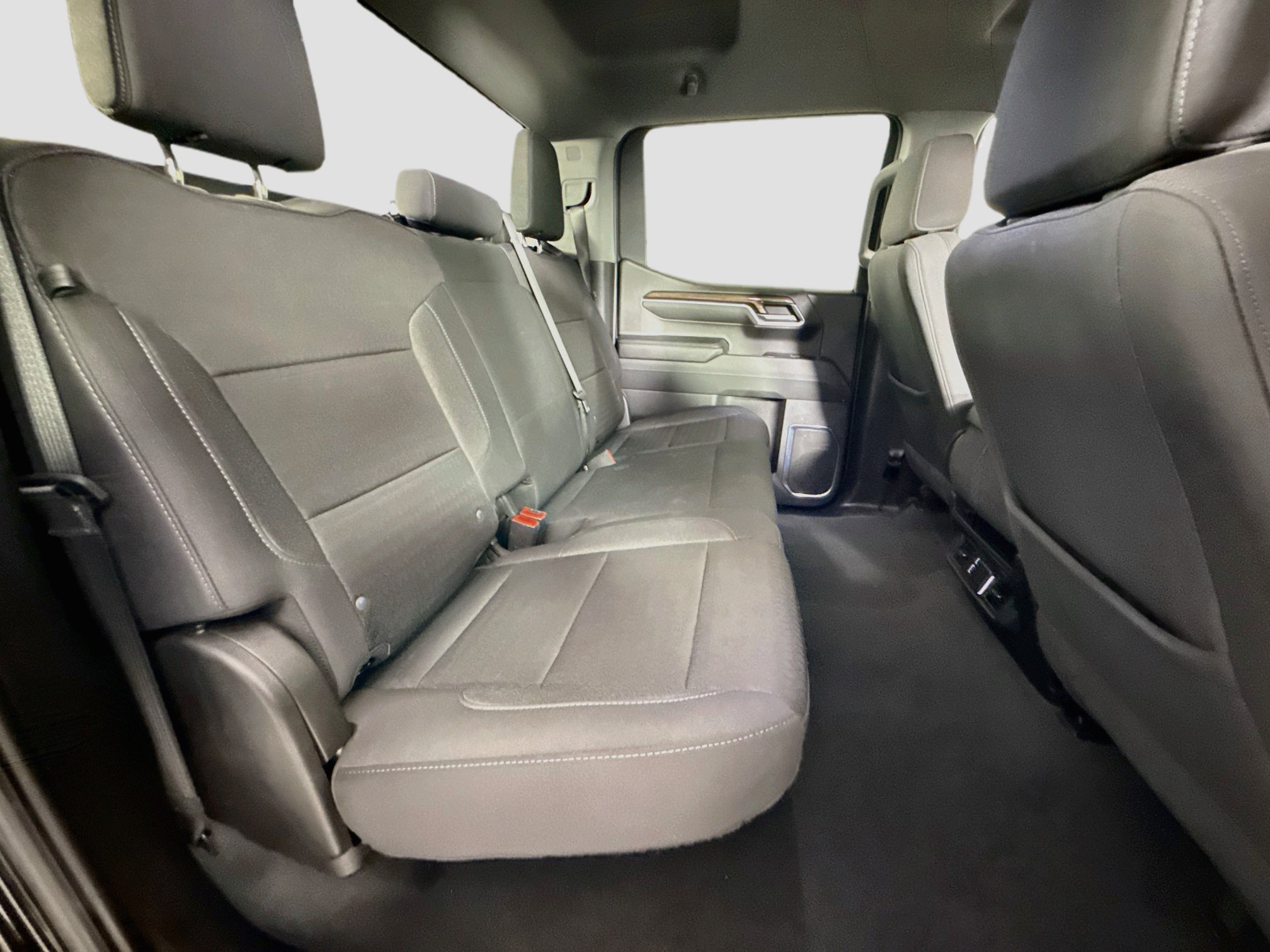 Used 2024 Chevrolet Silverado 1500 LT AWD/4WD image 27