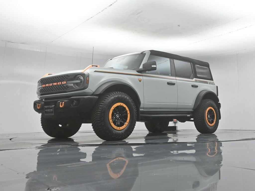 Certified 2023 Ford Bronco Badlands w/ Sasquatch Package AWD/4WD image 44