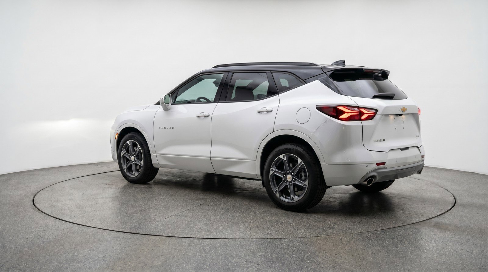 Used 2025 Chevrolet Blazer LT FWD image 6