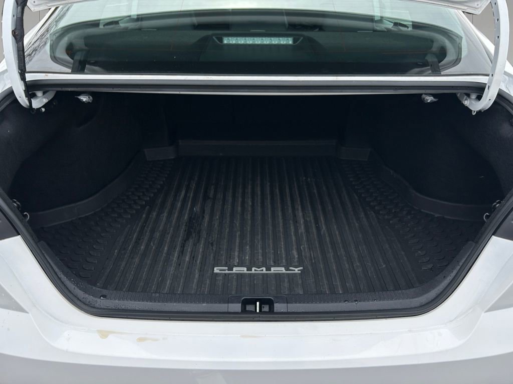 Used 2025 Toyota Camry SE AWD/4WD image 19