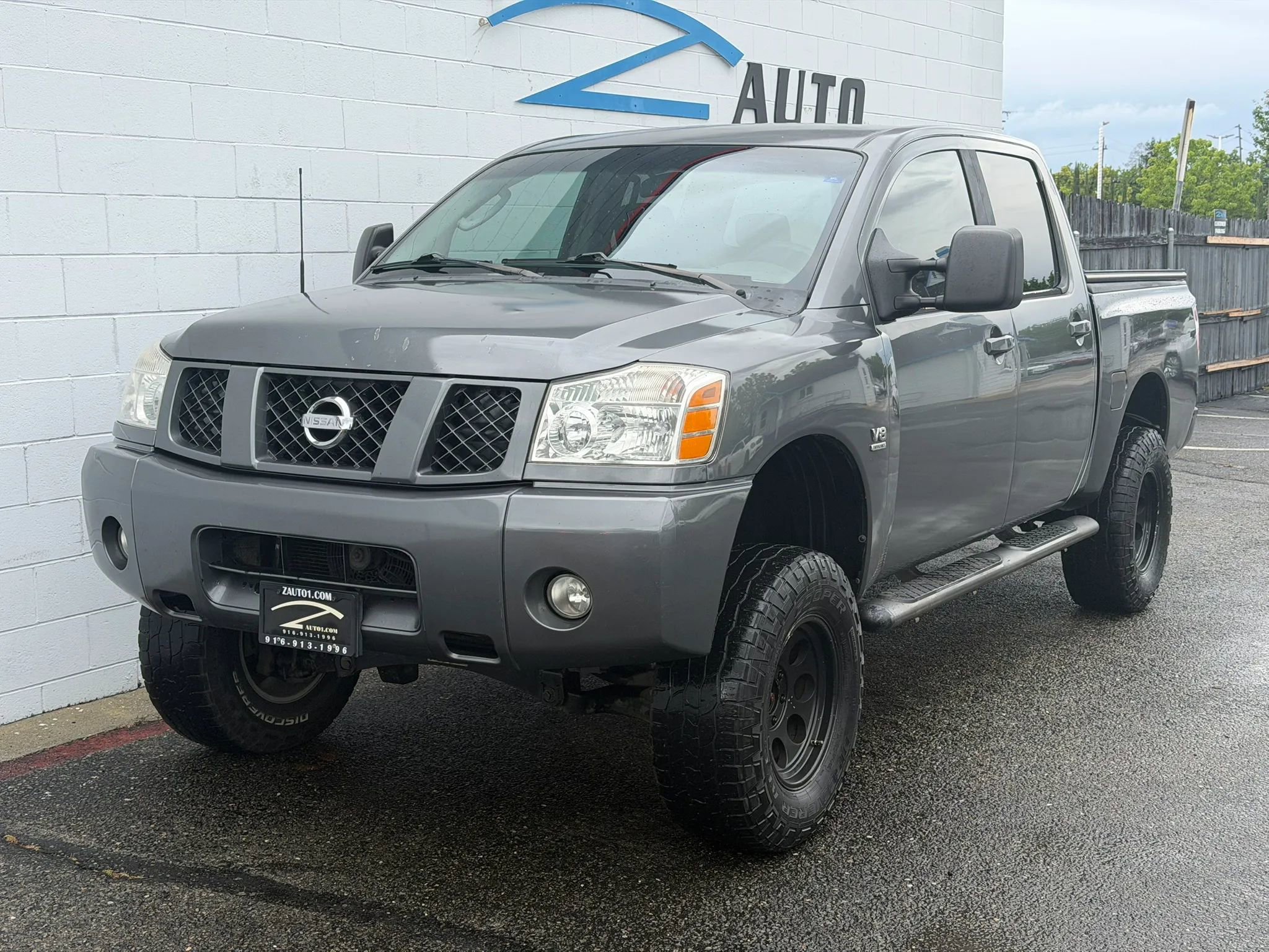 Used 2004 Nissan Titan XE w/ (PRF) Preferred Pkg AWD/4WD image 2