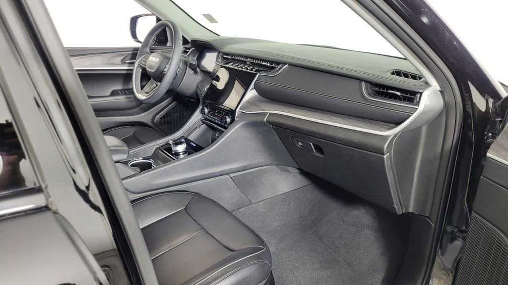 Used 2023 Jeep Grand Cherokee Limited image 37