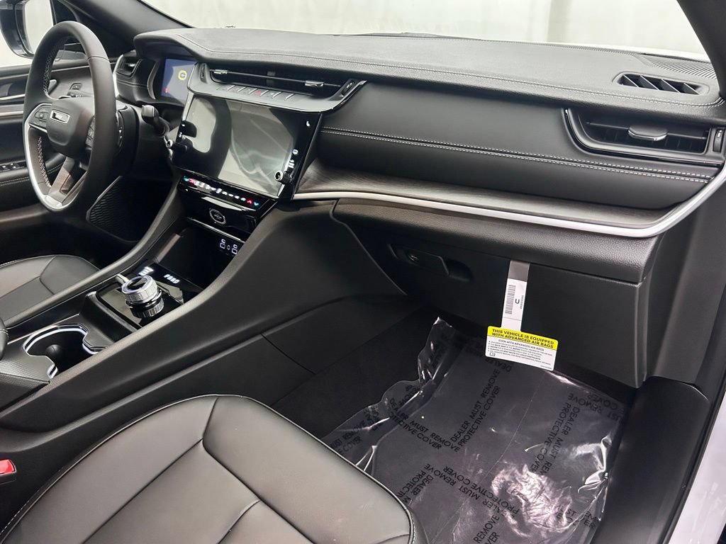 New 2026 Jeep Grand Cherokee L Limited w/ Limited Altitude Package AWD/4WD image 20