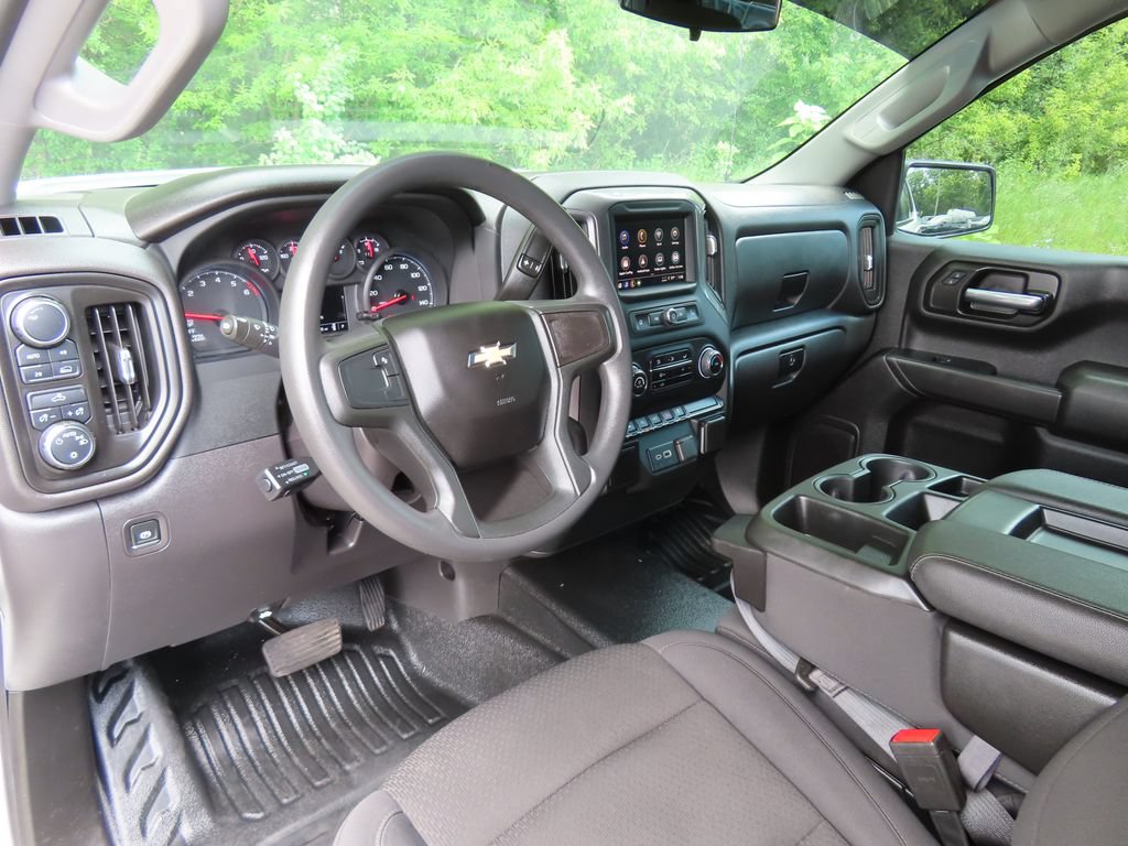 Used 2024 Chevrolet Silverado 1500 W/T w/ Trailering Package AWD/4WD image 4