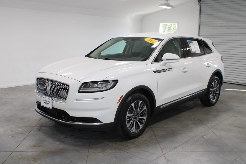 Used 2022 Lincoln Nautilus AWD w/ Premium Package image 4