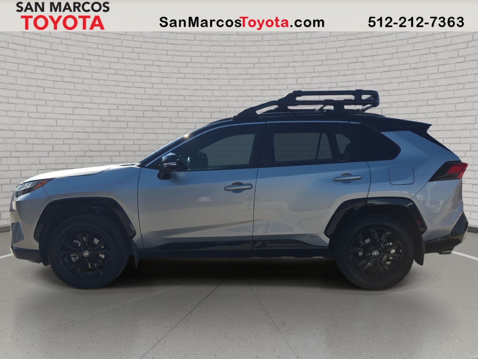 Used 2024 Toyota RAV4 XSE AWD/4WD image 9