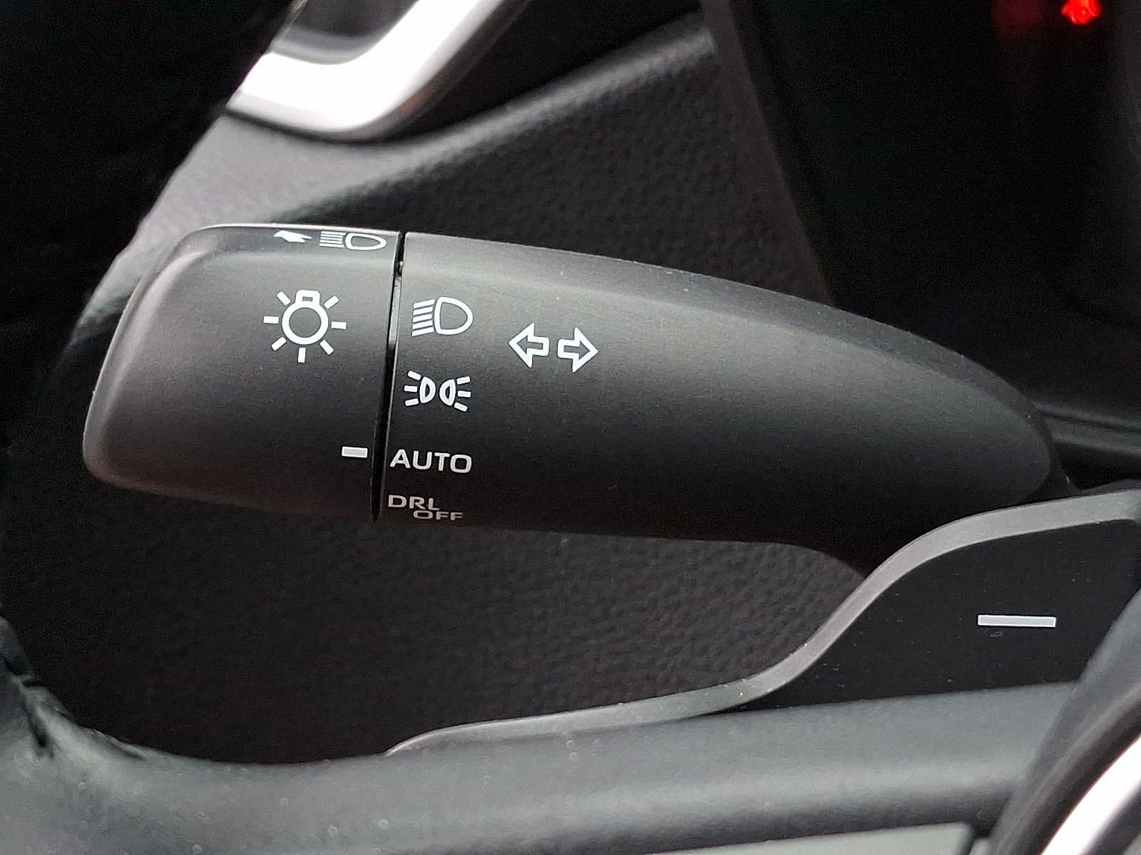 Used 2022 Toyota Corolla SE FWD image 19