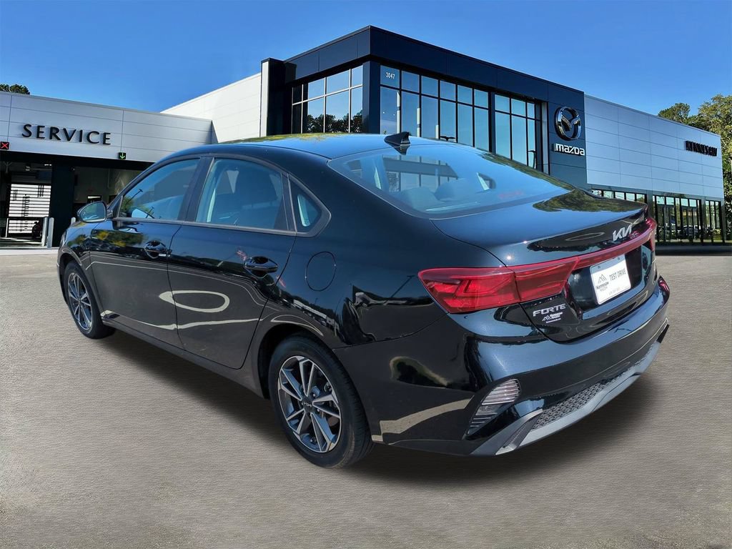 Used 2023 Kia Forte LXS w/ LXS Technology Package FWD image 6
