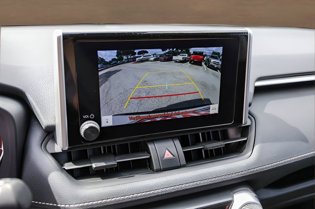 Used 2025 Toyota RAV4 XLE FWD image 17