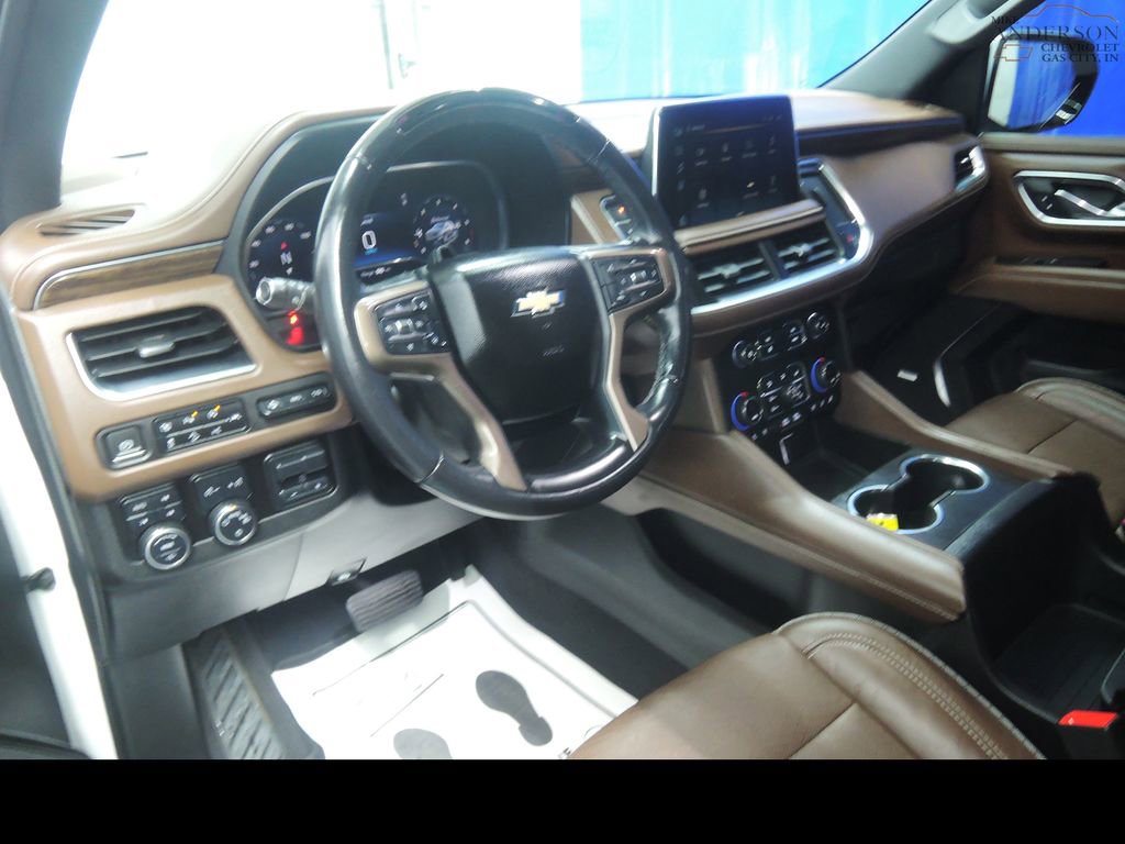 Used 2023 Chevrolet Suburban High Country w/ Advanced Technology Package image 7