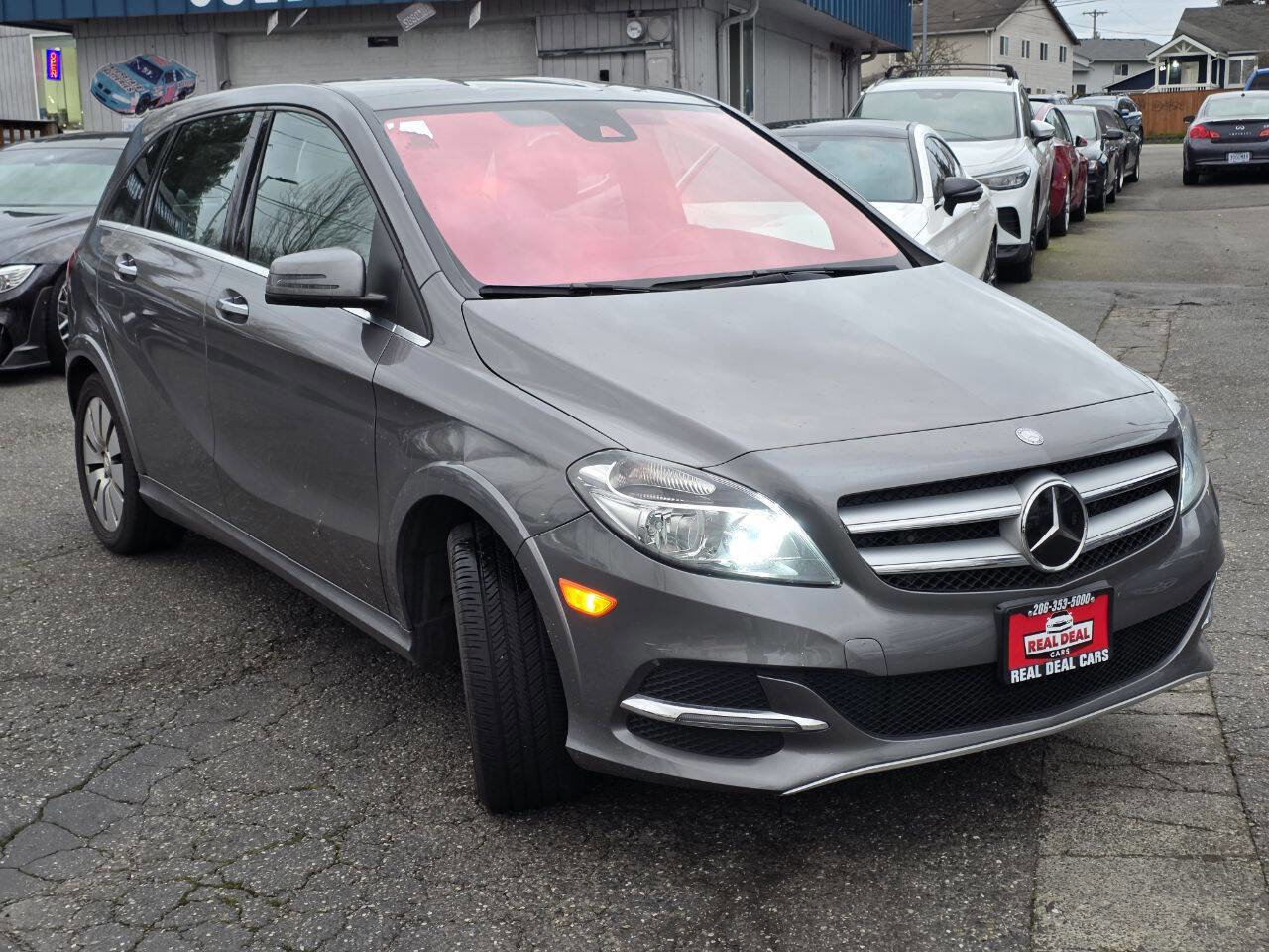 Used 2017 Mercedes-Benz B 250e B 250e 4dr Hatchback image 3