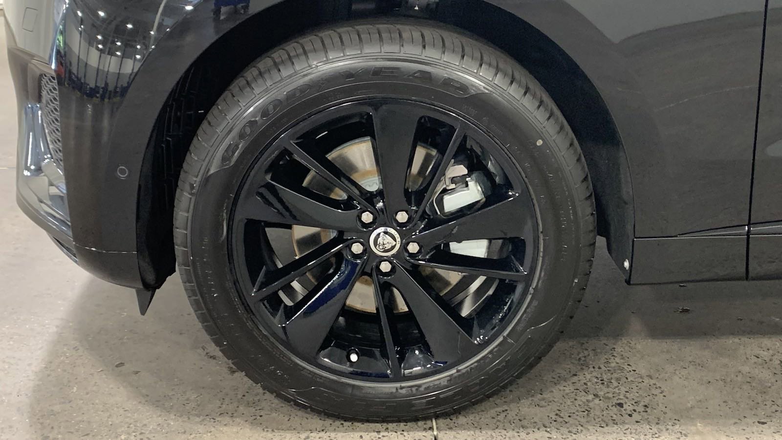 Used 2025 Jaguar F-PACE R-Dynamic S image 10