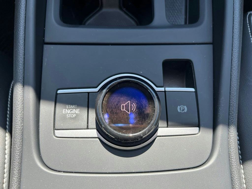 Certified 2026 Volkswagen Tiguan SE AWD/4WD image 17