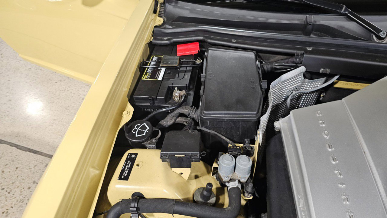 Used 2005 Chrysler Crossfire Limited image 11