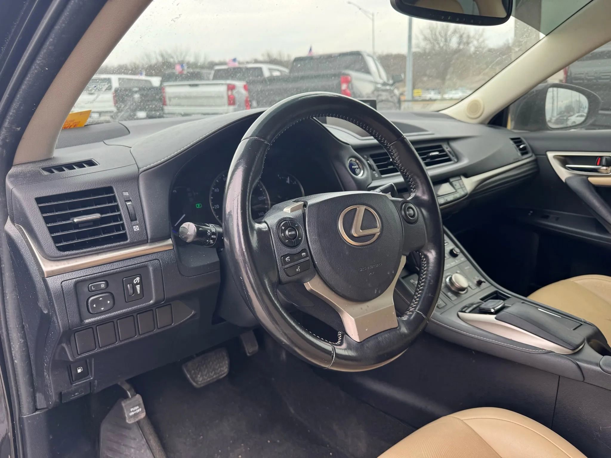 Used 2017 Lexus CT 200h w/ Navigation System Package image 3