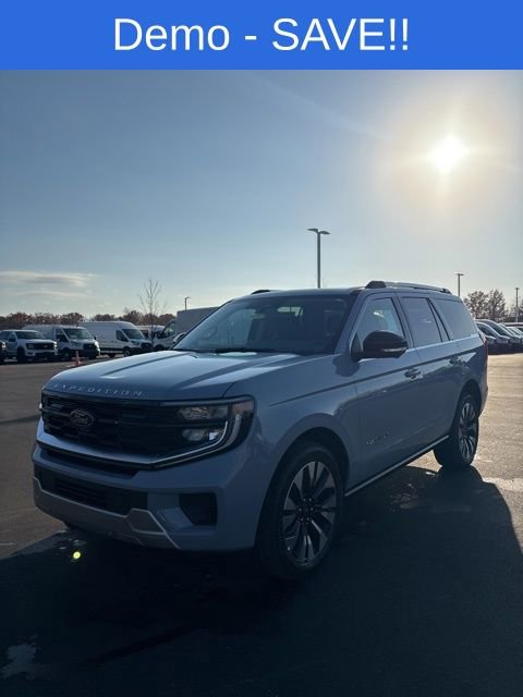 New 2025 Ford Expedition Platinum w/ Platinum Ultimate Package AWD/4WD image 2