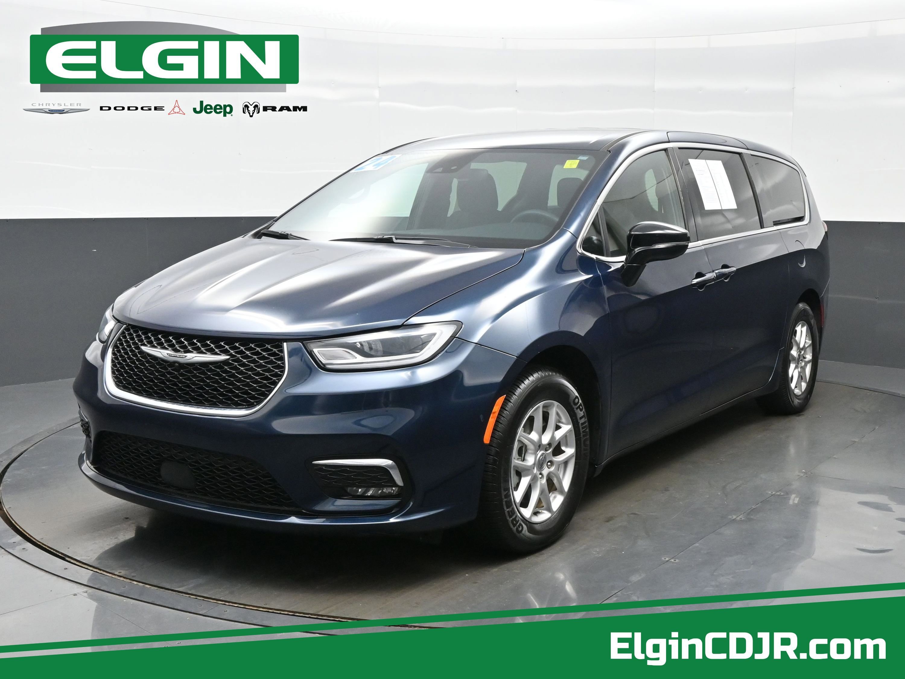 Used 2024 Chrysler Pacifica Touring