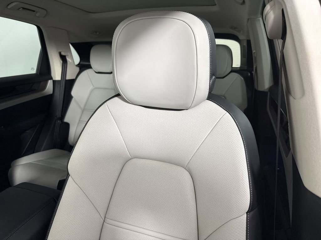 New 2026 Porsche Cayenne image 41