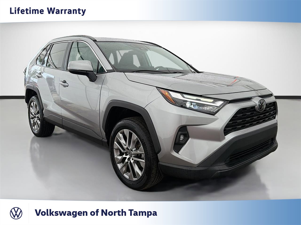 Used 2022 Toyota RAV4 XLE Premium image 1