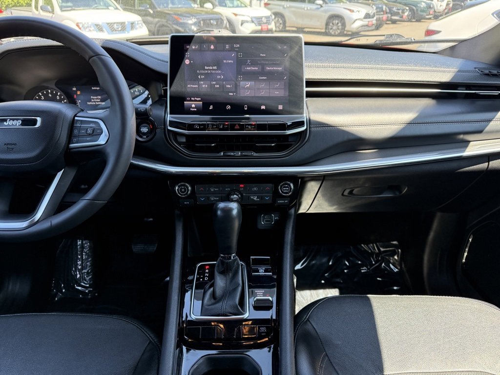 Used 2023 Jeep Compass Limited image 25