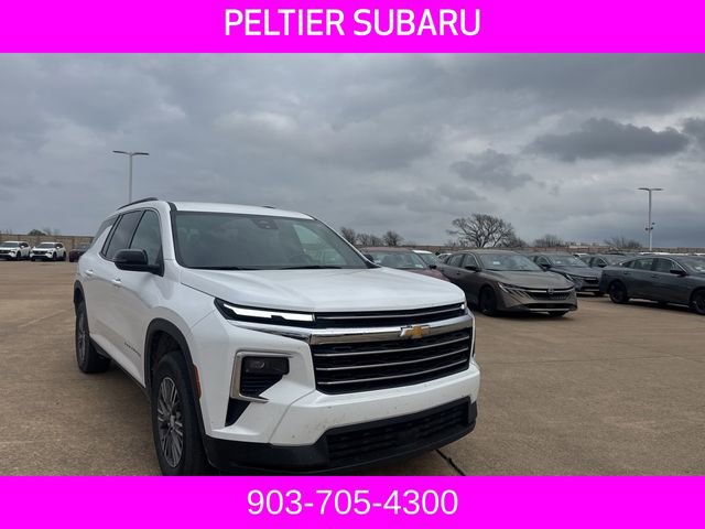 Used 2025 Chevrolet Traverse LT image 2