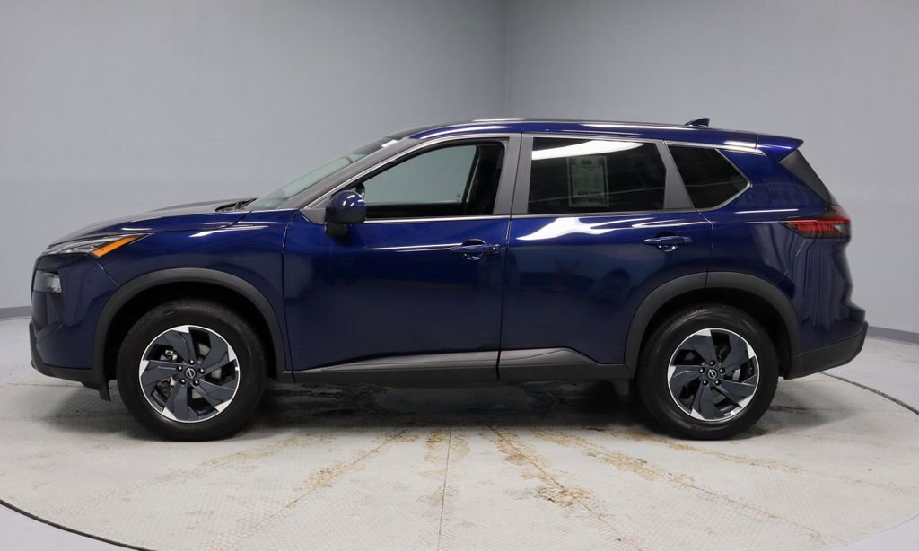 Certified 2025 Nissan Rogue SV FWD image 7