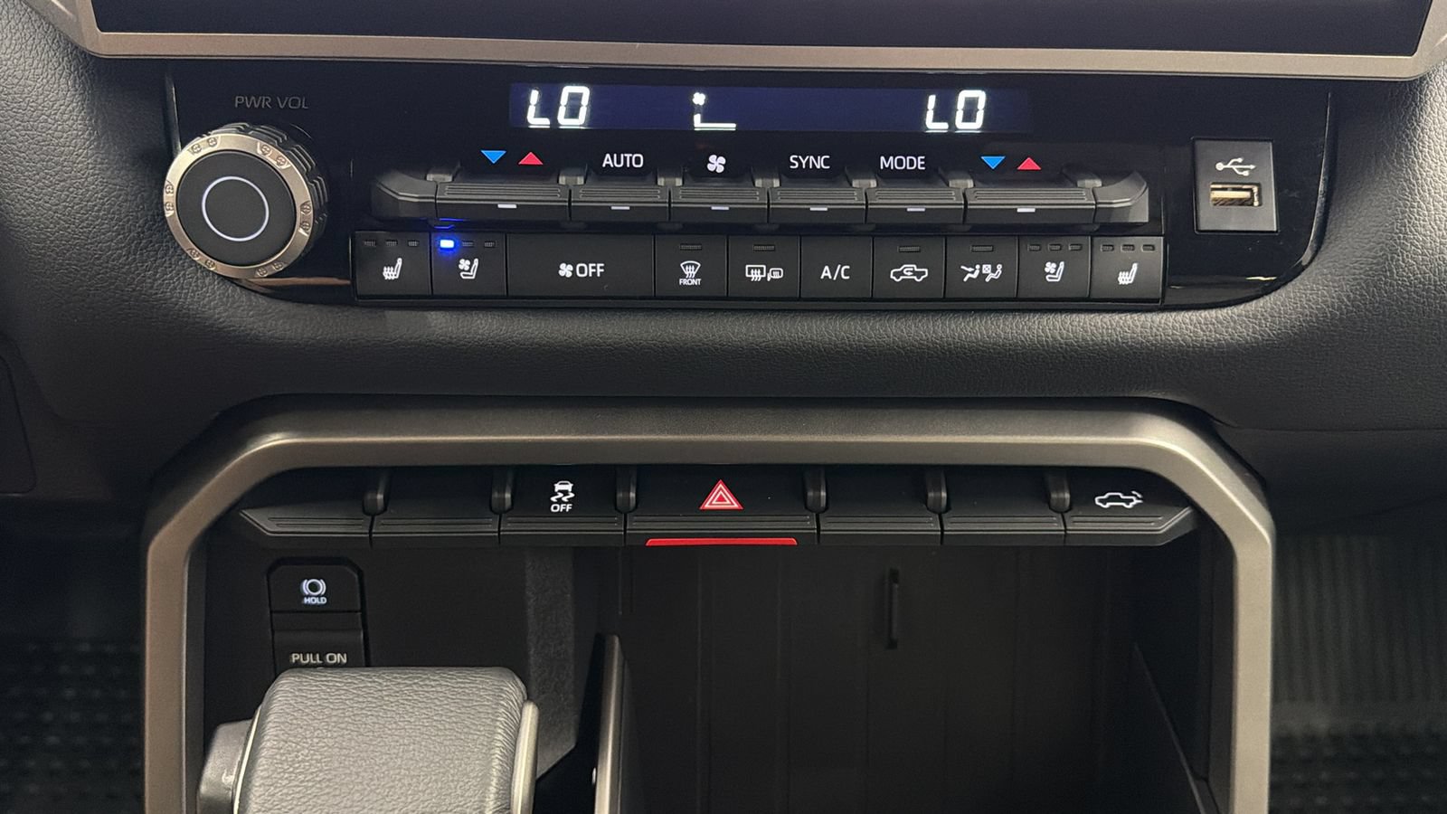 Used 2026 Toyota Tundra Limited AWD/4WD image 23