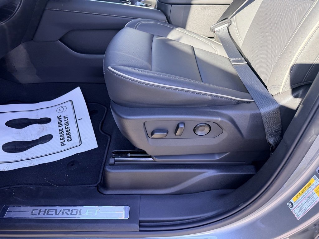 New 2026 Chevrolet Suburban Premier image 15