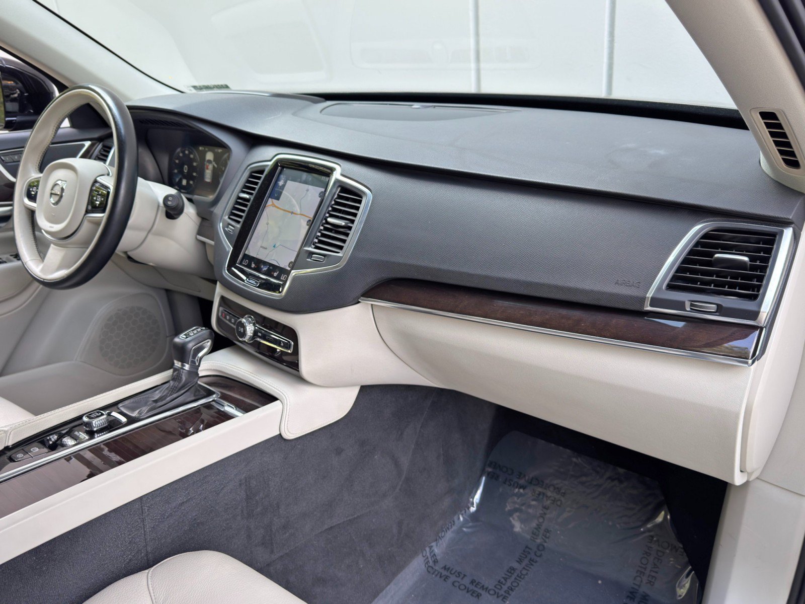 Used 2019 Volvo XC90 T6 Momentum w/ Advanced Package AWD/4WD image 13