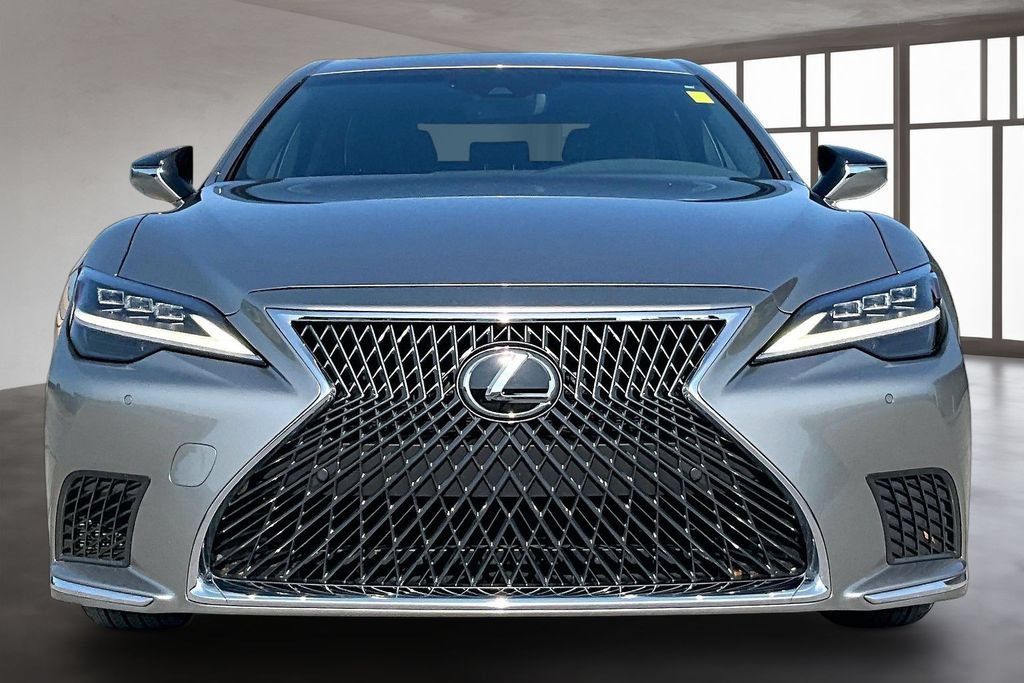 Used 2022 Lexus LS 500 w/ Accessory Package (Z2) RWD image 2