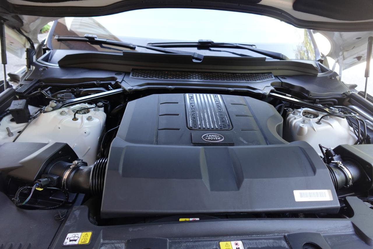 Used 2017 Land Rover Range Rover Sport HSE image 23