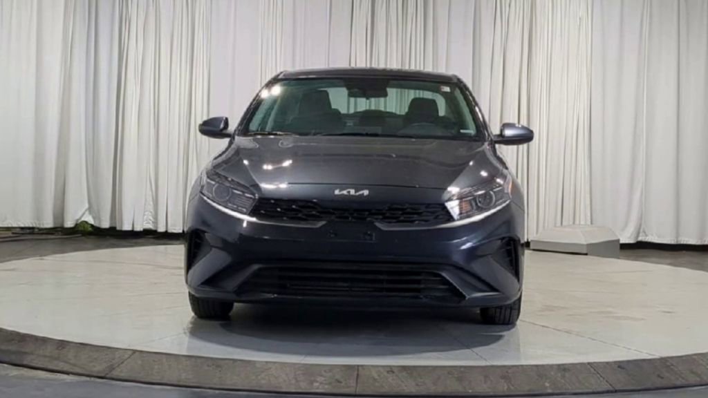 Used 2022 Kia Forte Sedan FWD video 3