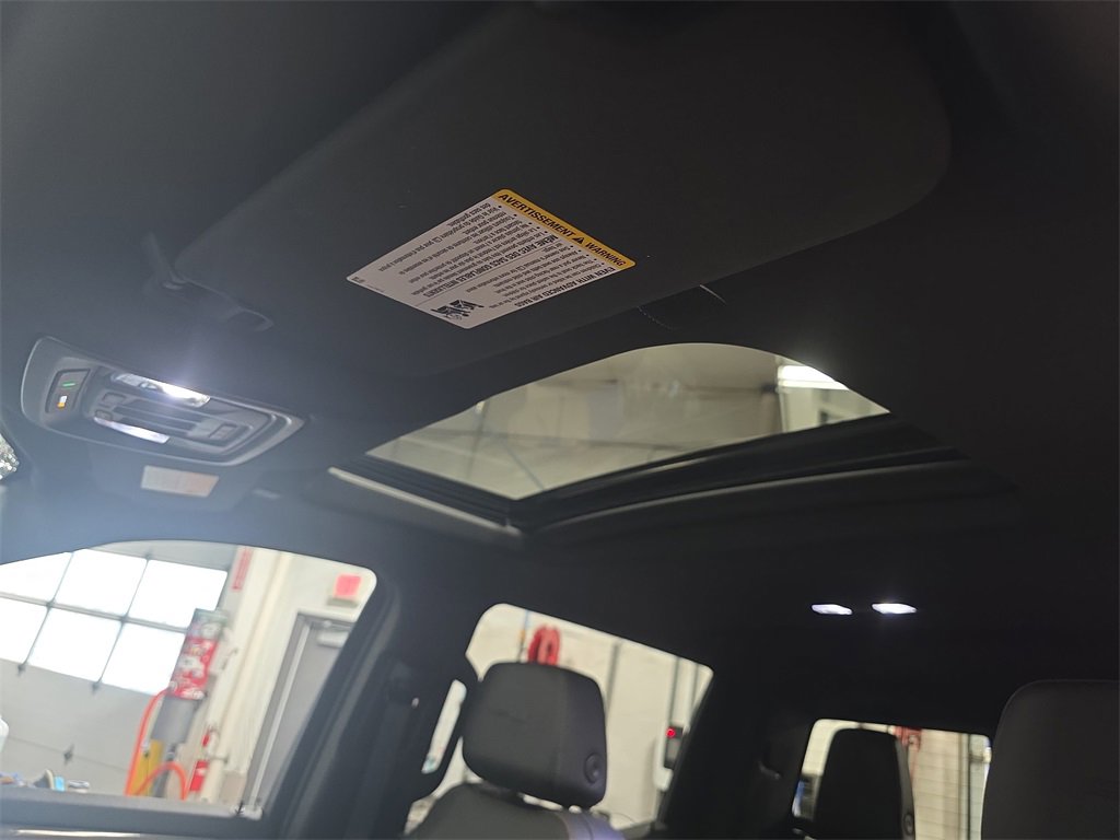 Used 2023 GMC Sierra 1500 AT4 w/ Technology Package image 33