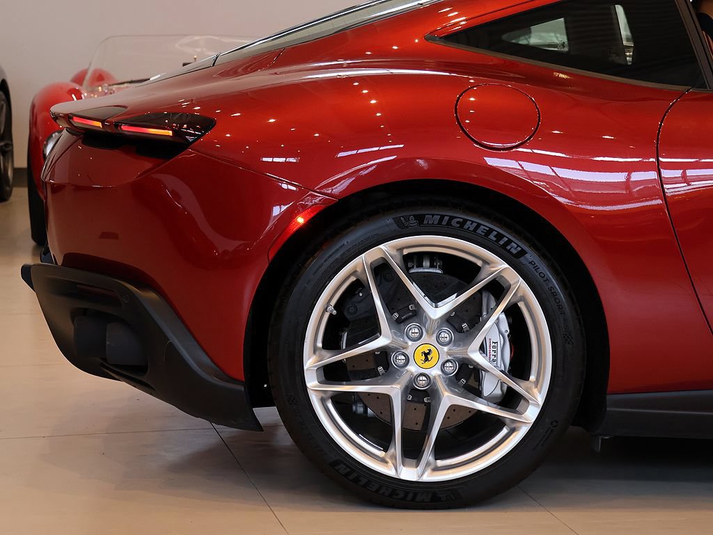 Certified 2022 Ferrari Roma RWD image 24