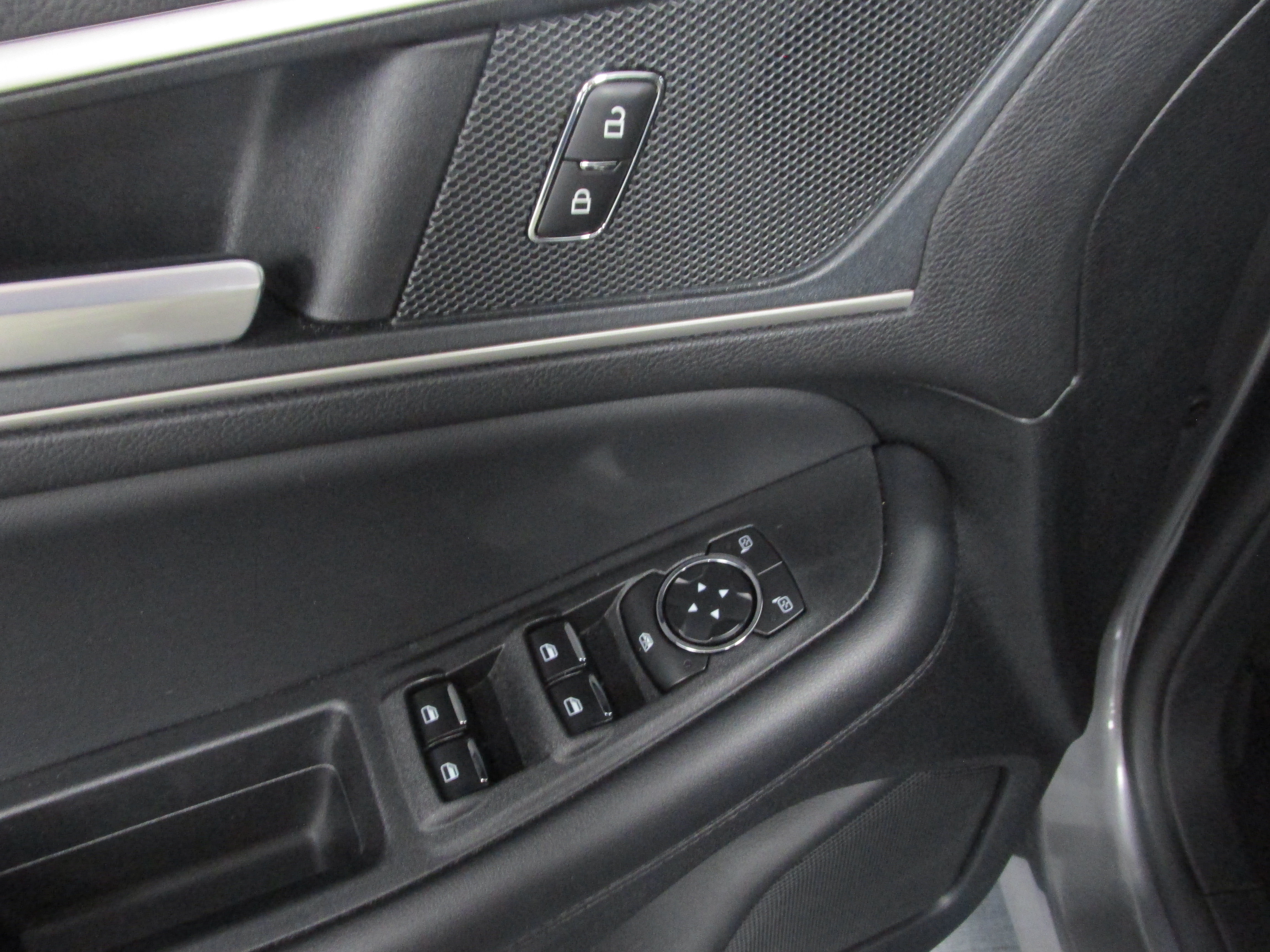 Used 2024 Ford Edge SEL AWD/4WD image 29