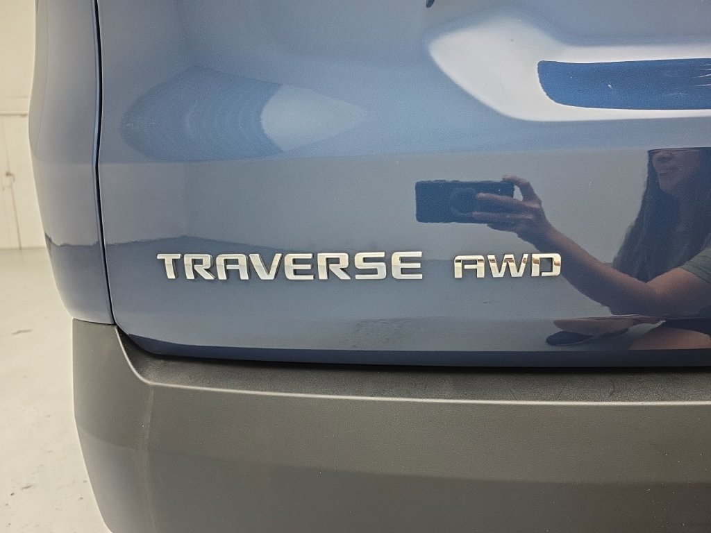 Used 2023 Chevrolet Traverse LT w/ Rear Camera Mirror Package AWD/4WD image 64