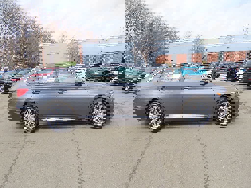 Used 2018 Honda Accord LX image 3