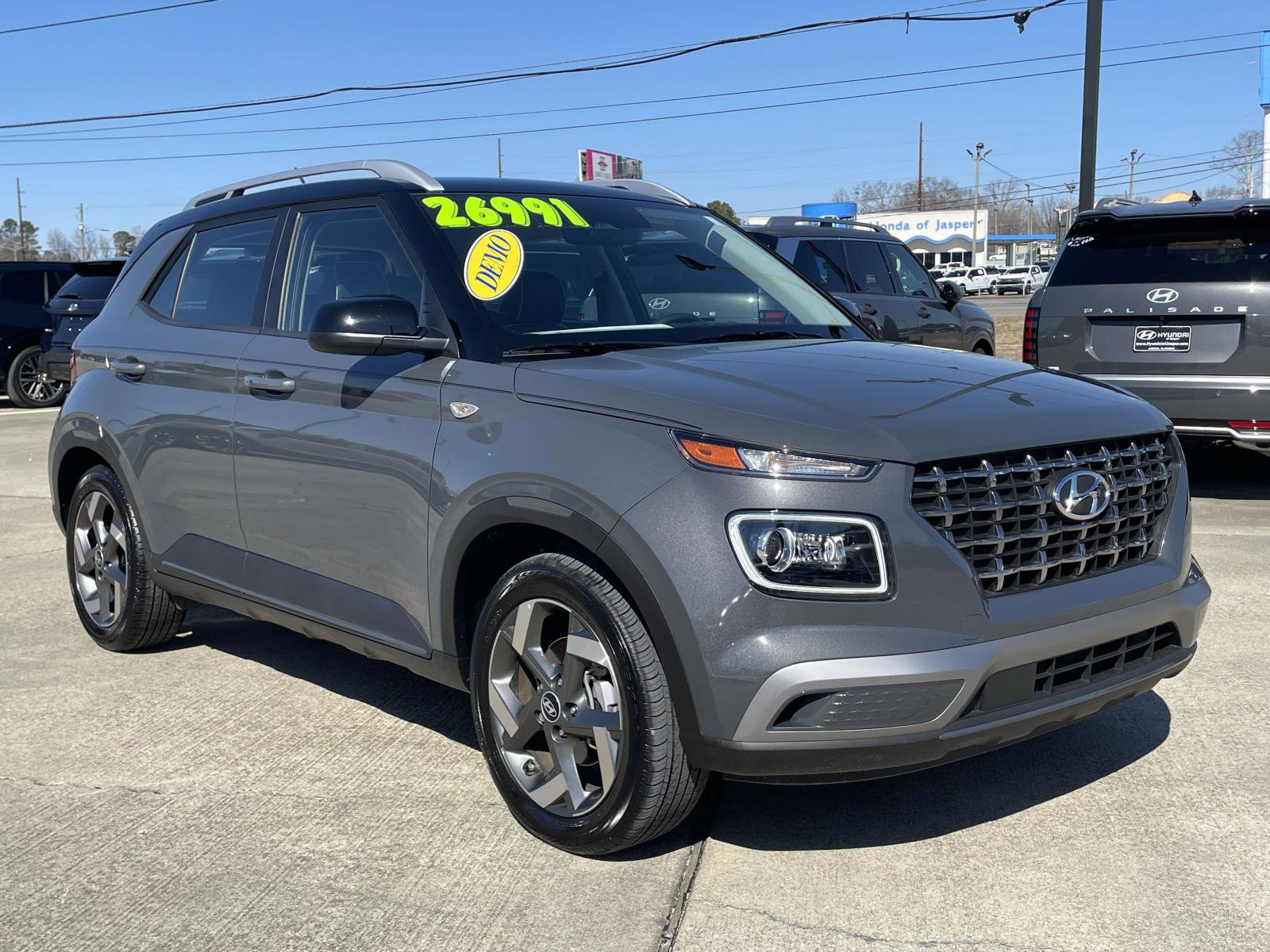 Certified 2025 Hyundai Venue Limited image 1