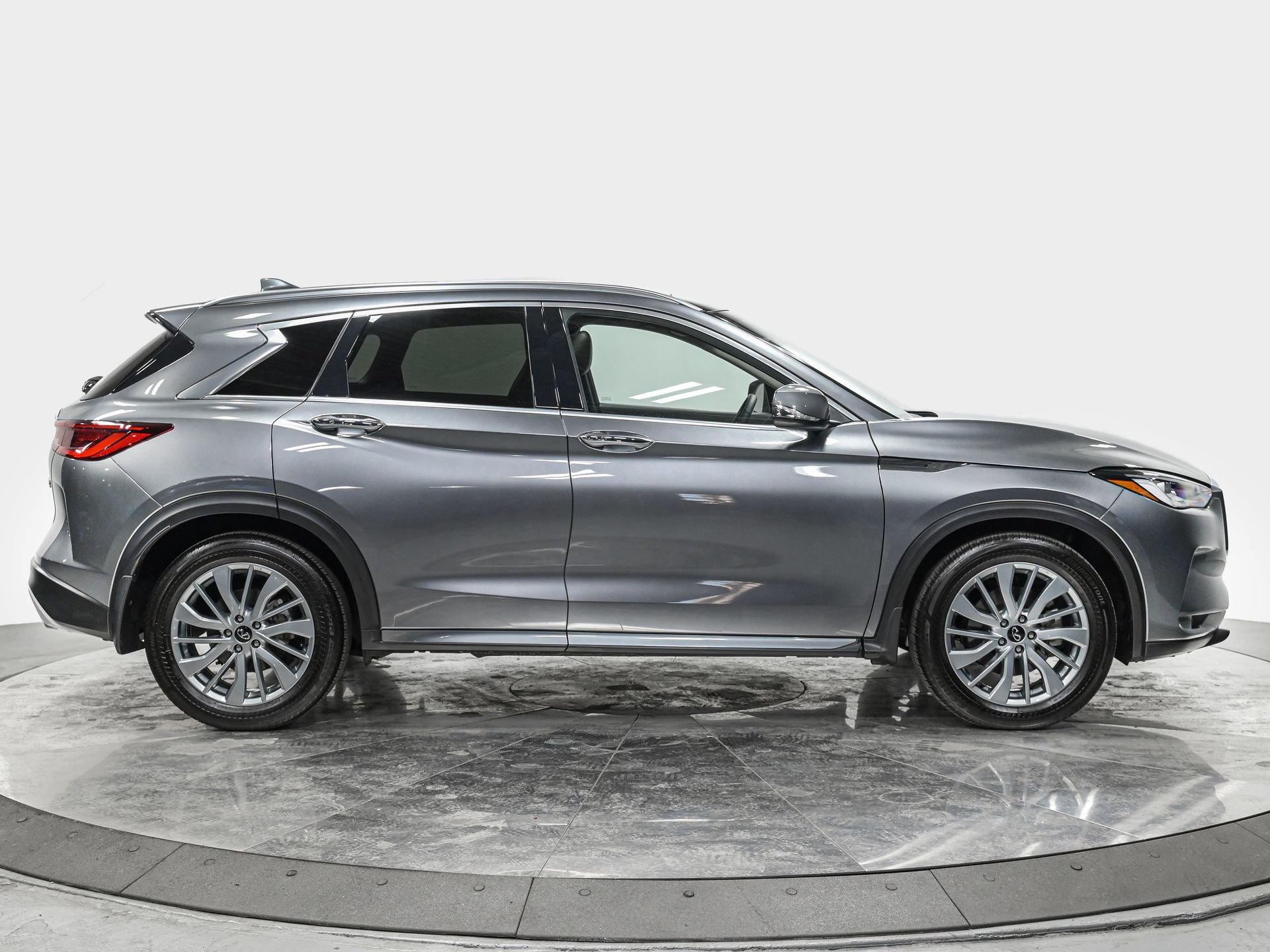 Used 2025 INFINITI QX50 Luxe image 8