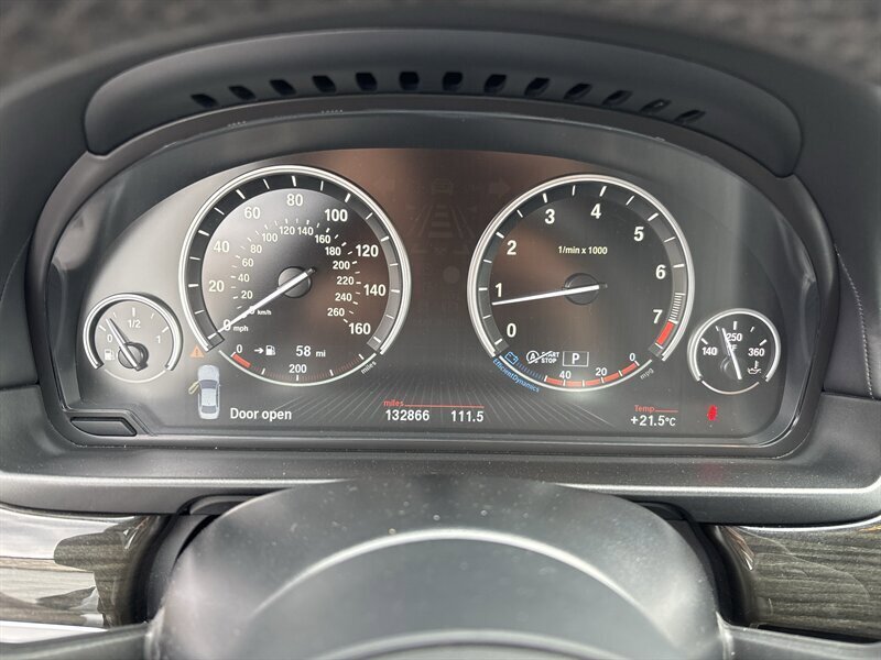 Used 2015 BMW 550i Sedan RWD image 38