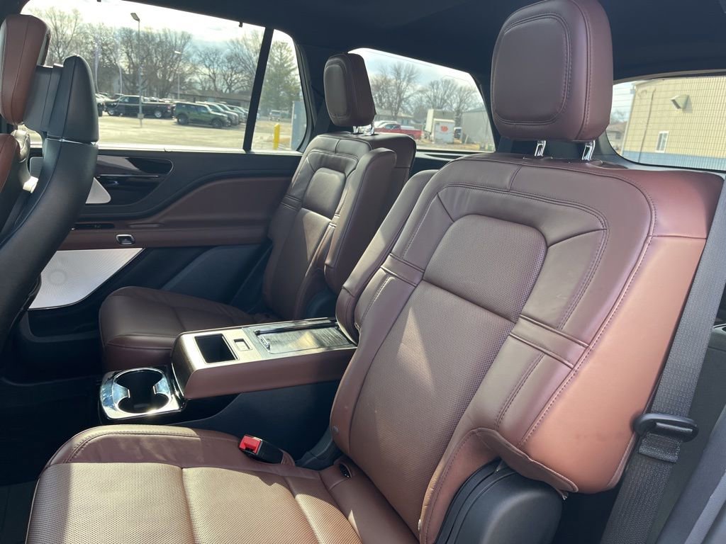 Used 2025 Lincoln Aviator Reserve w/ Equipment Group 201A image 14