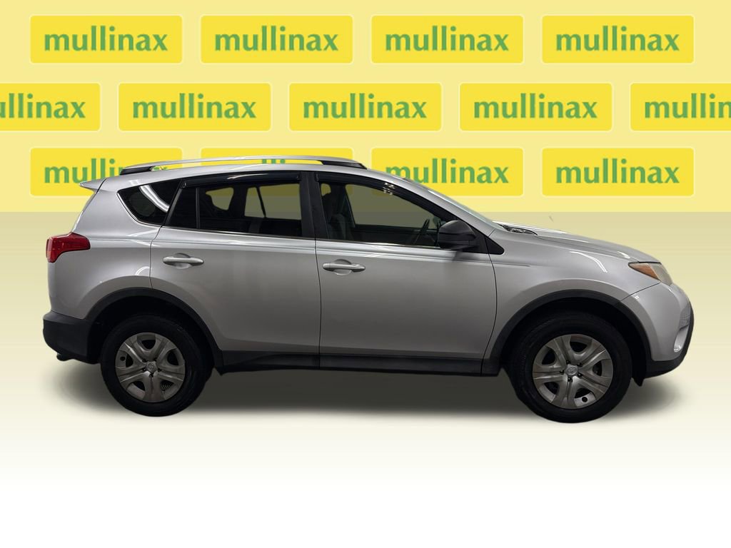 Used 2015 Toyota RAV4 LE FWD image 2