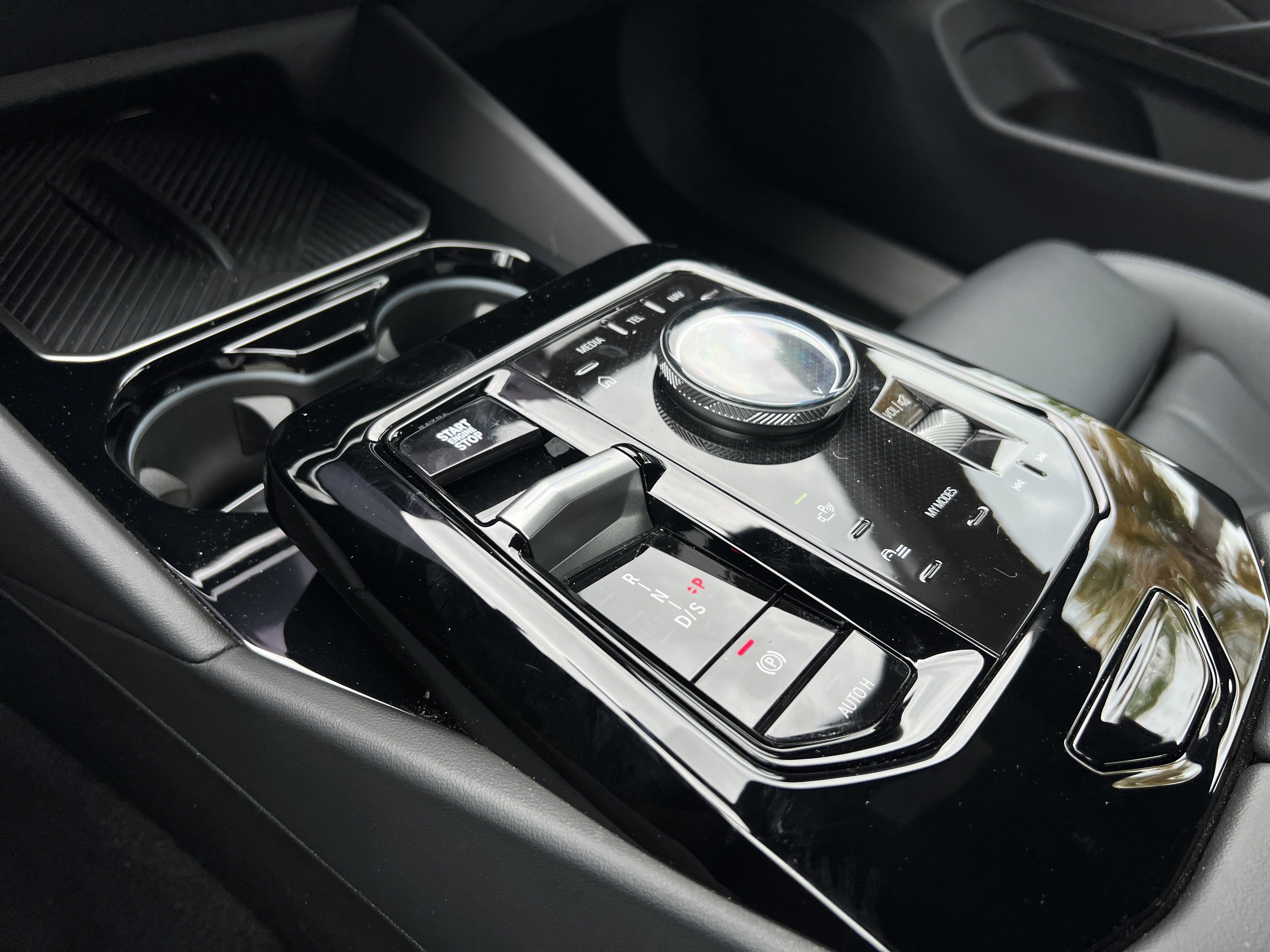 Certified 2025 BMW 530i RWD image 26