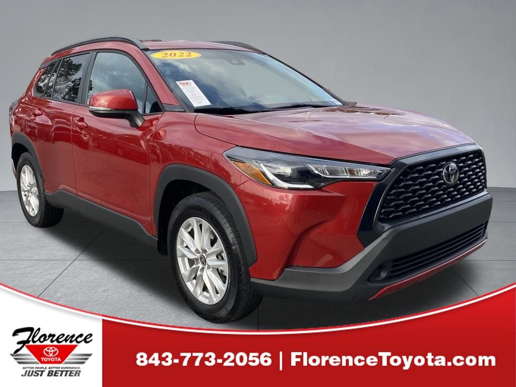 Used 2022 Toyota Corolla Cross LE image 1