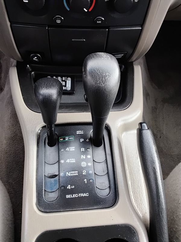 Used 2000 Jeep Grand Cherokee Laredo image 11